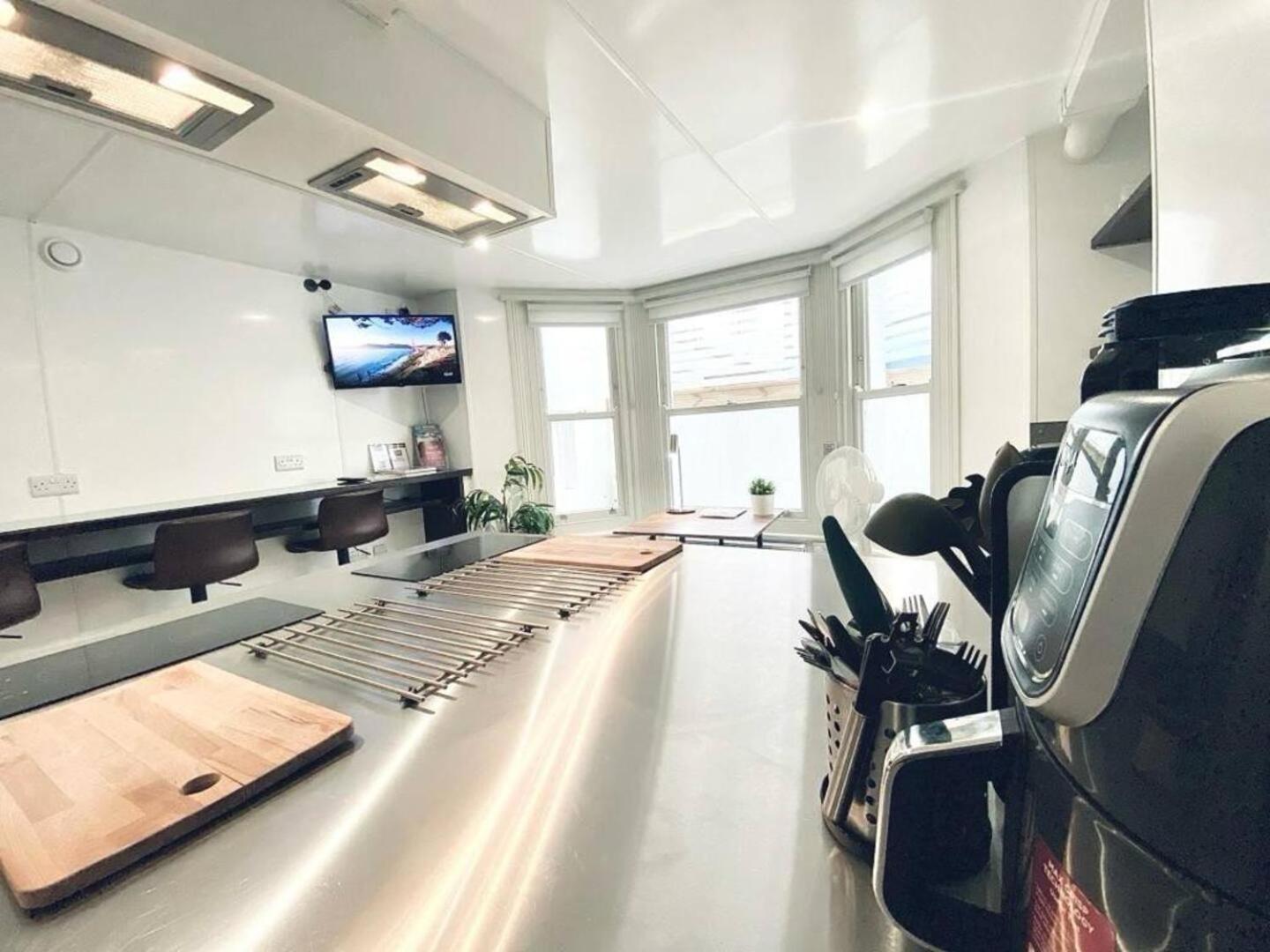 Apt 12 Luxury Living Chic Studio Steps From Beach Brighton Eksteriør bilde